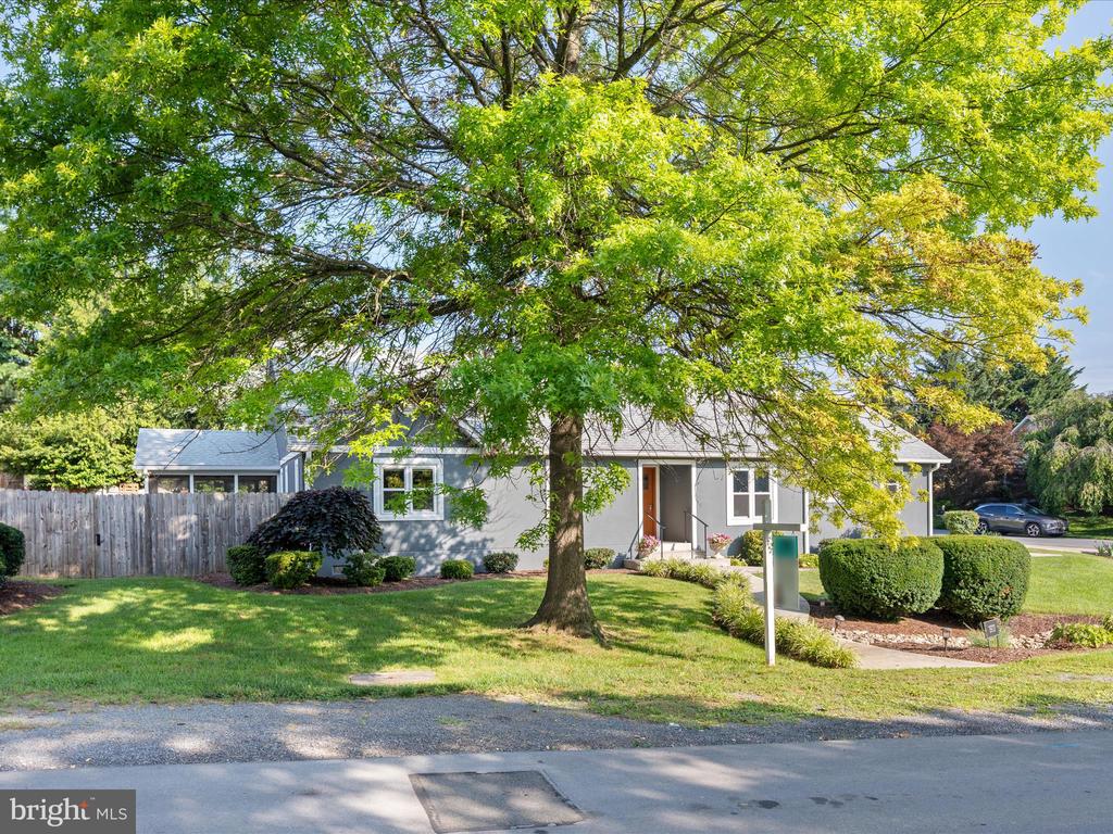 1911 Wayland Dr