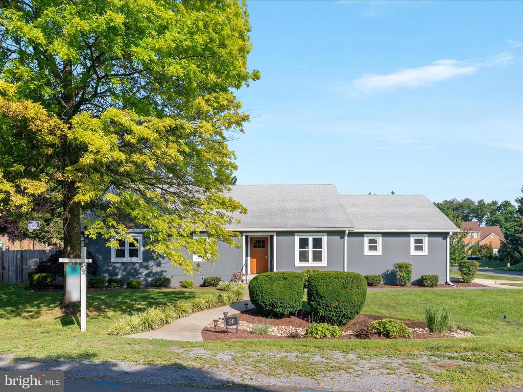 1911 Wayland Dr