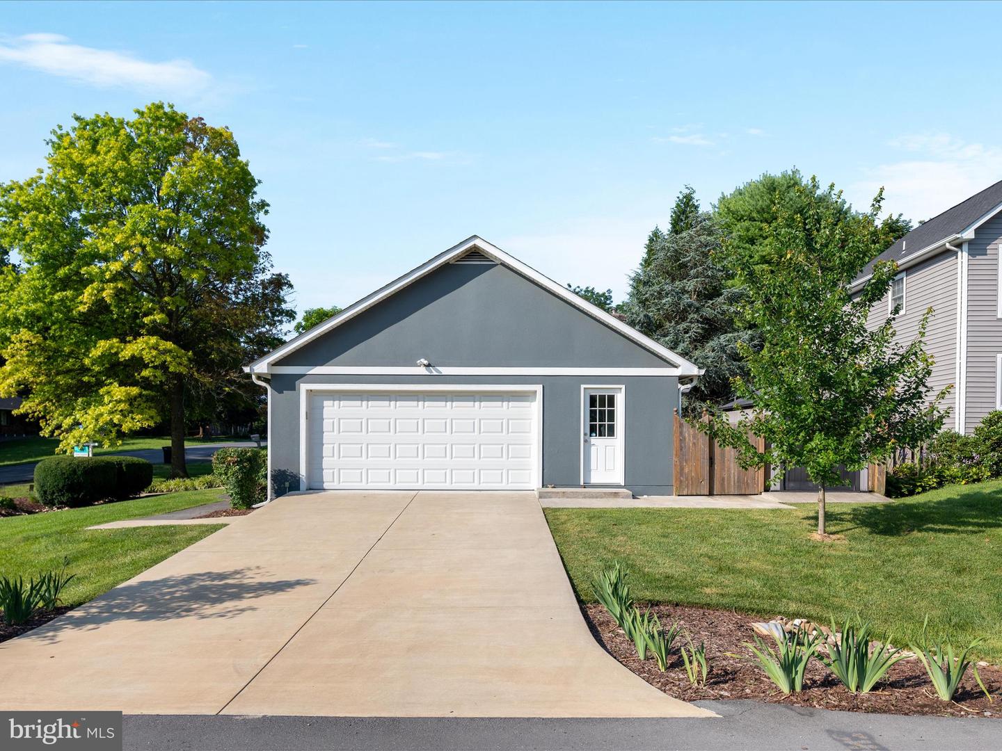 1911 Wayland Dr