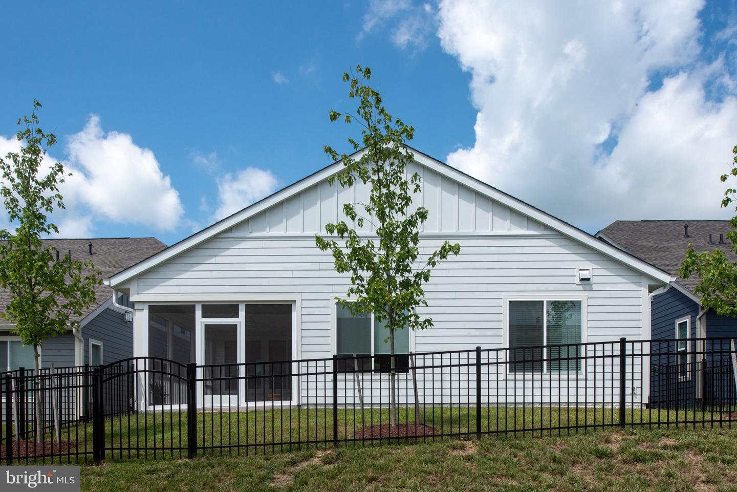 141 Cowbird St