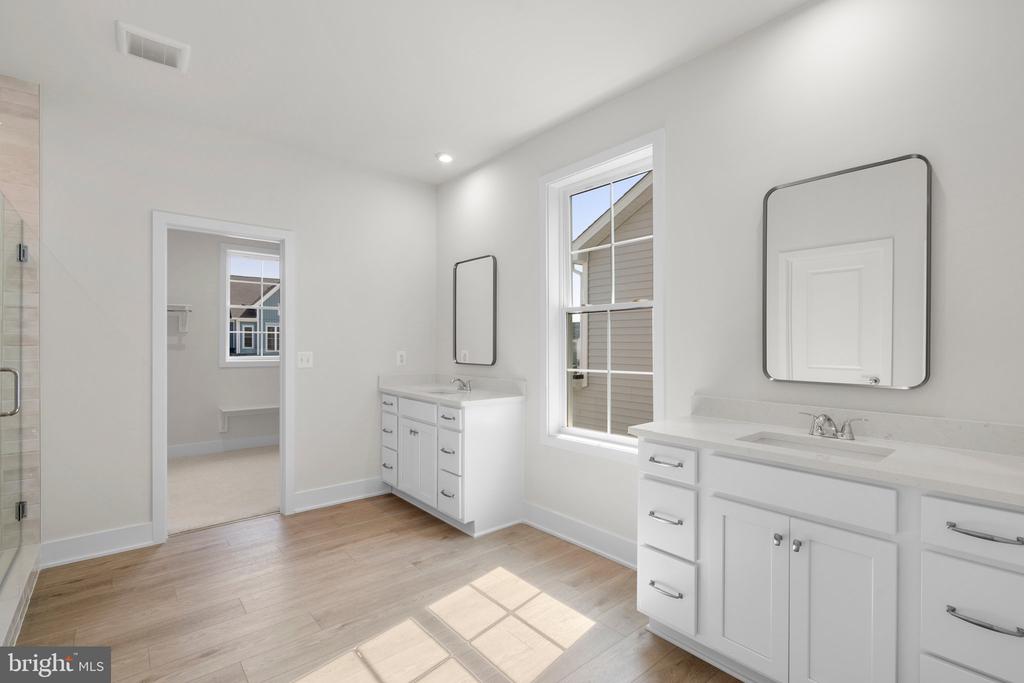 100 Alabaster Ln