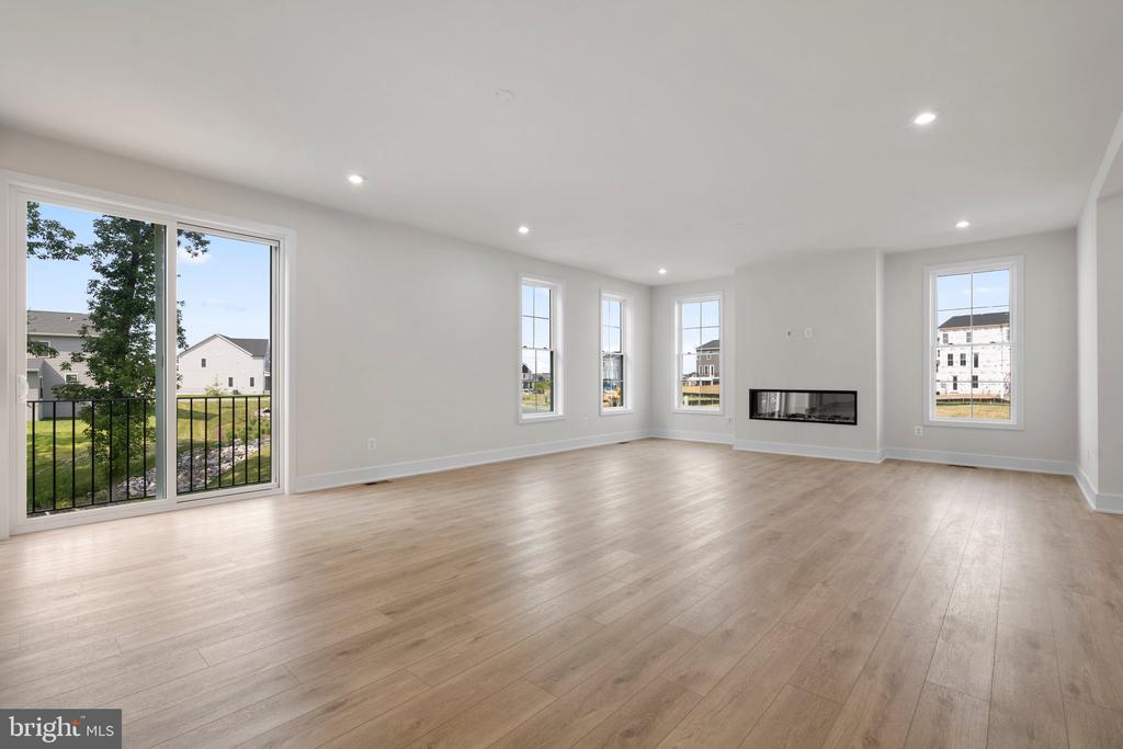 100 Alabaster Ln