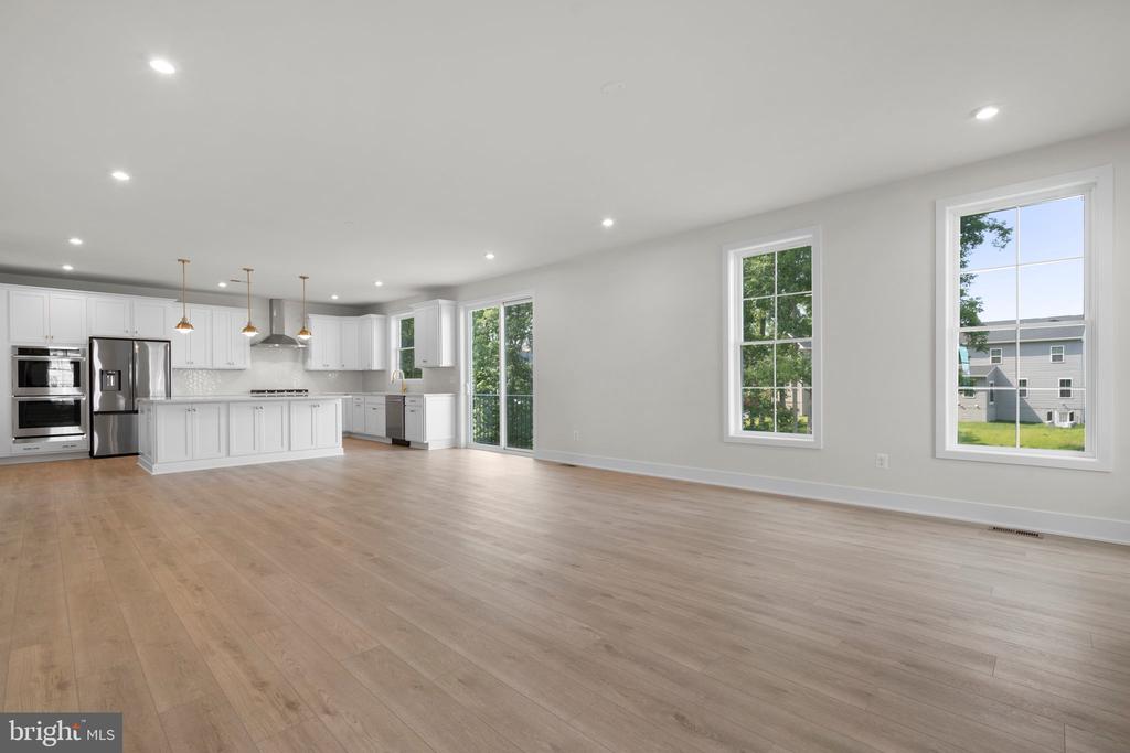 100 Alabaster Ln