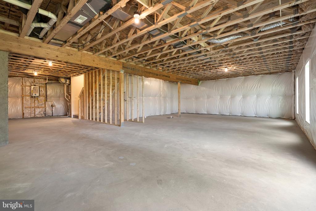100 Alabaster Ln