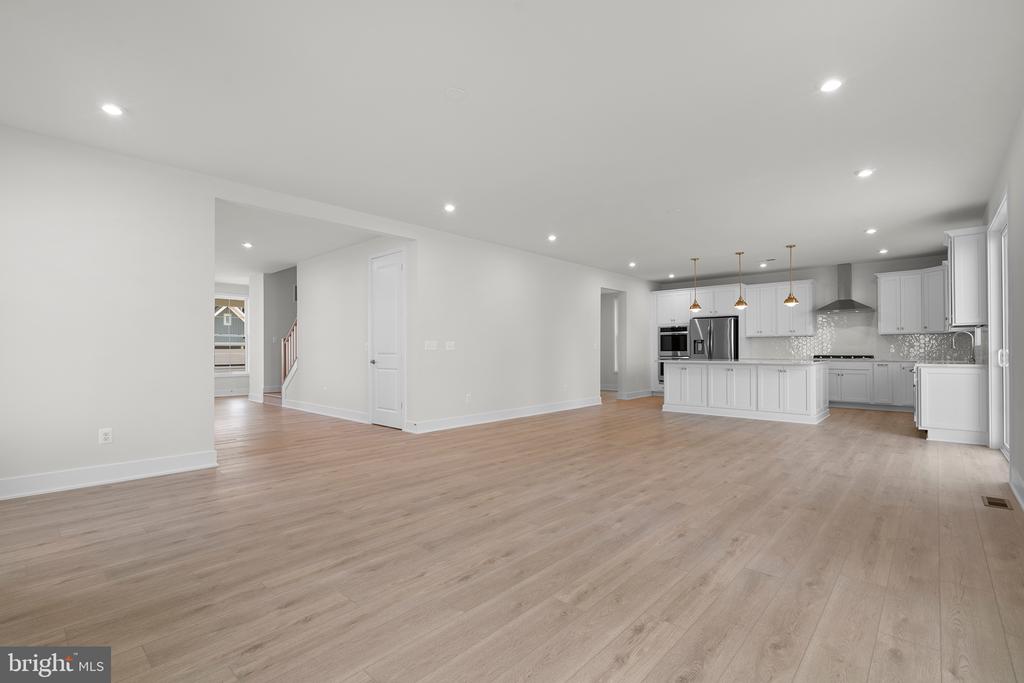 100 Alabaster Ln