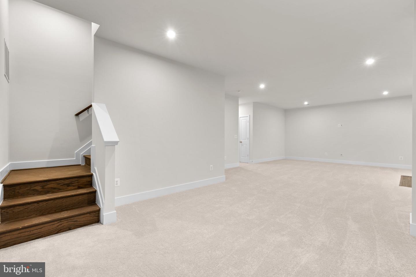 114 Heyford Dr