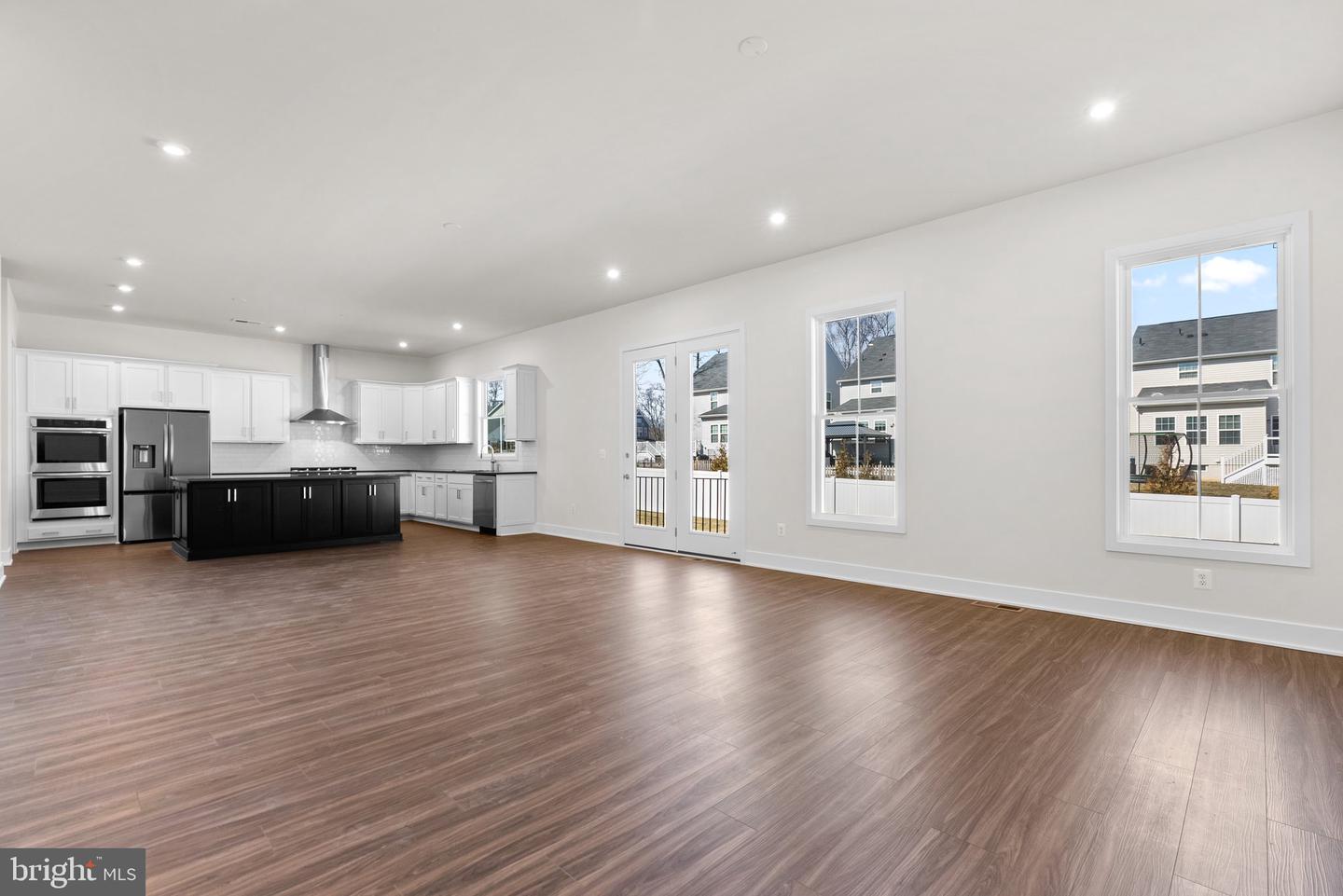 114 Heyford Dr