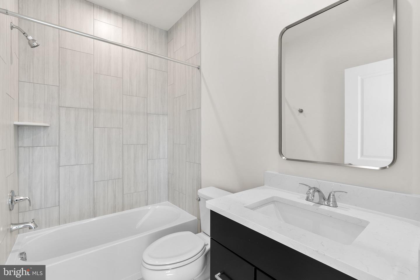 114 Heyford Dr