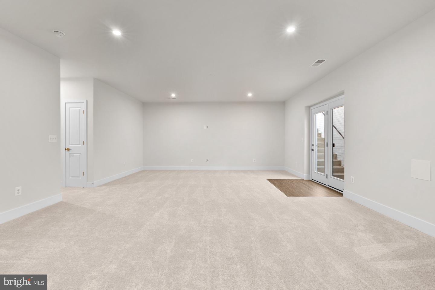 114 Heyford Dr