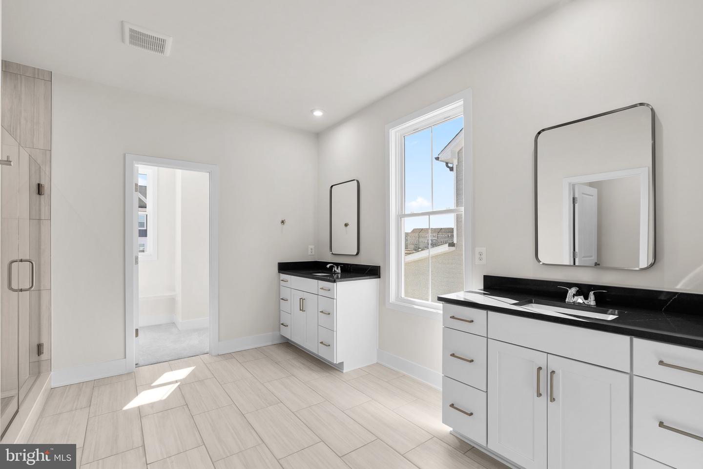 114 Heyford Dr