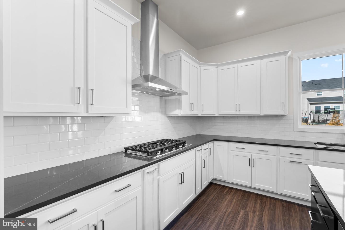 114 Heyford Dr