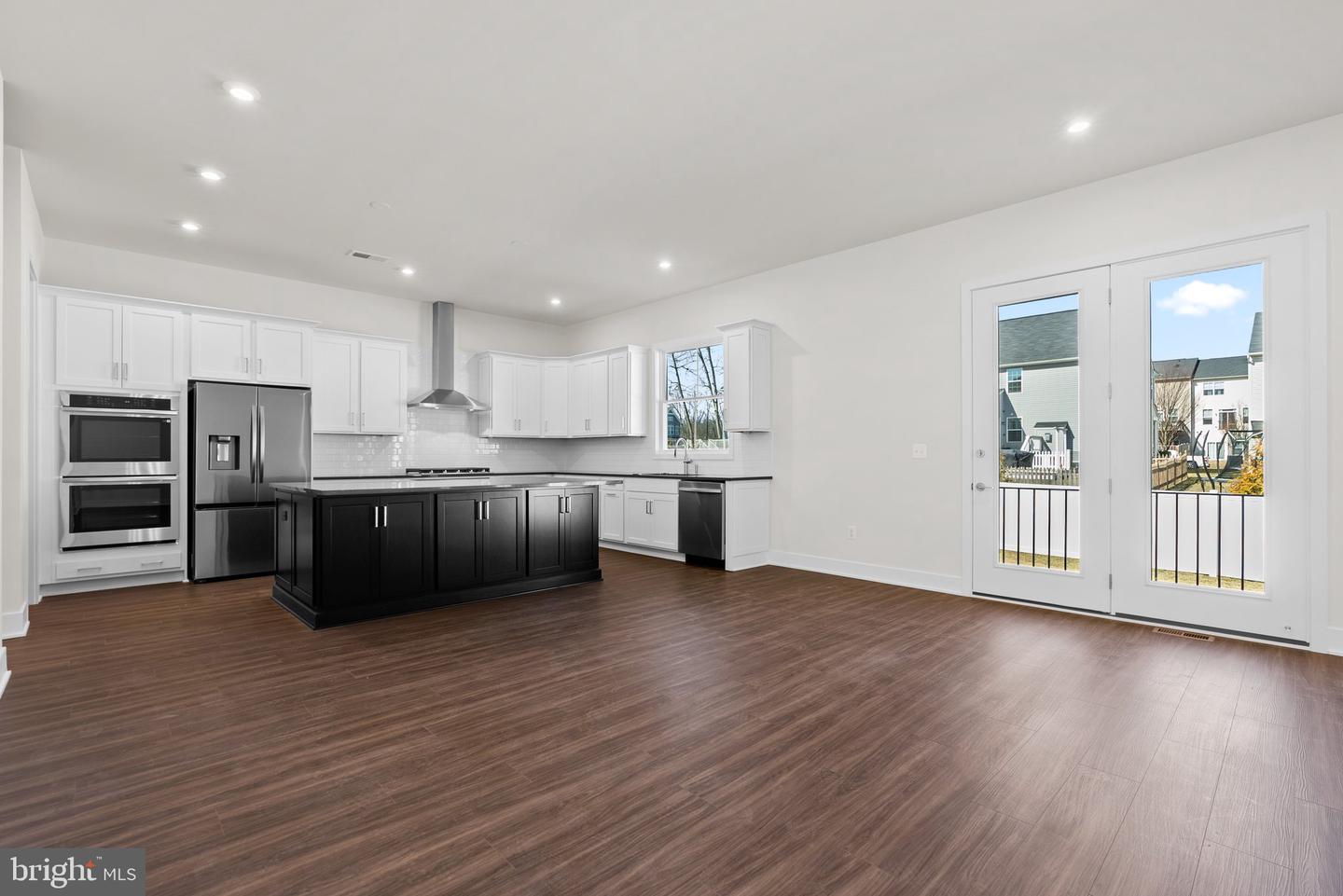 114 Heyford Dr
