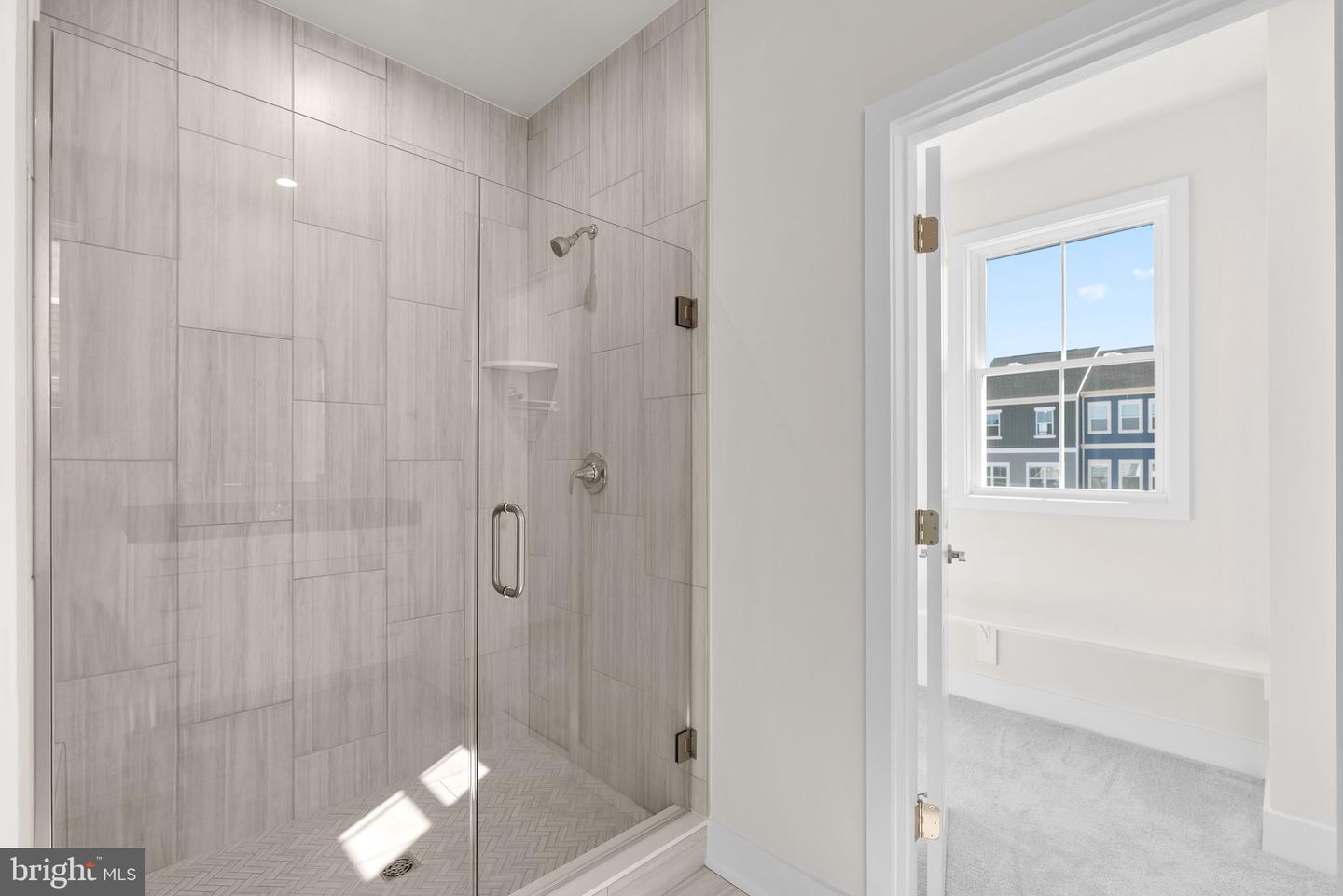 114 Heyford Dr