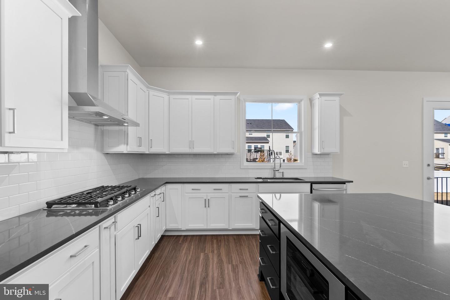 114 Heyford Dr