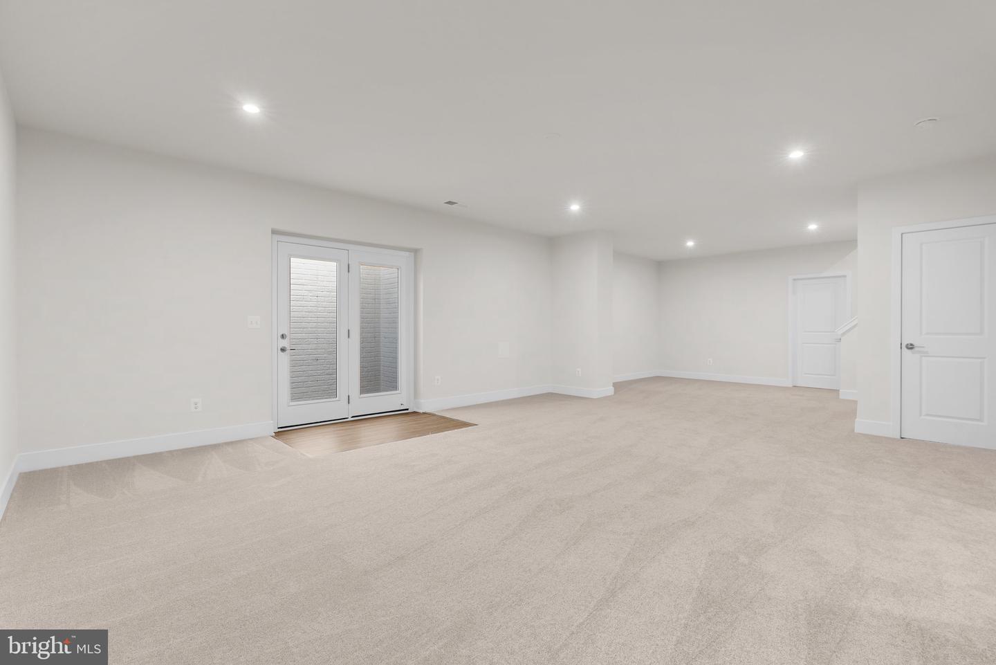 114 Heyford Dr