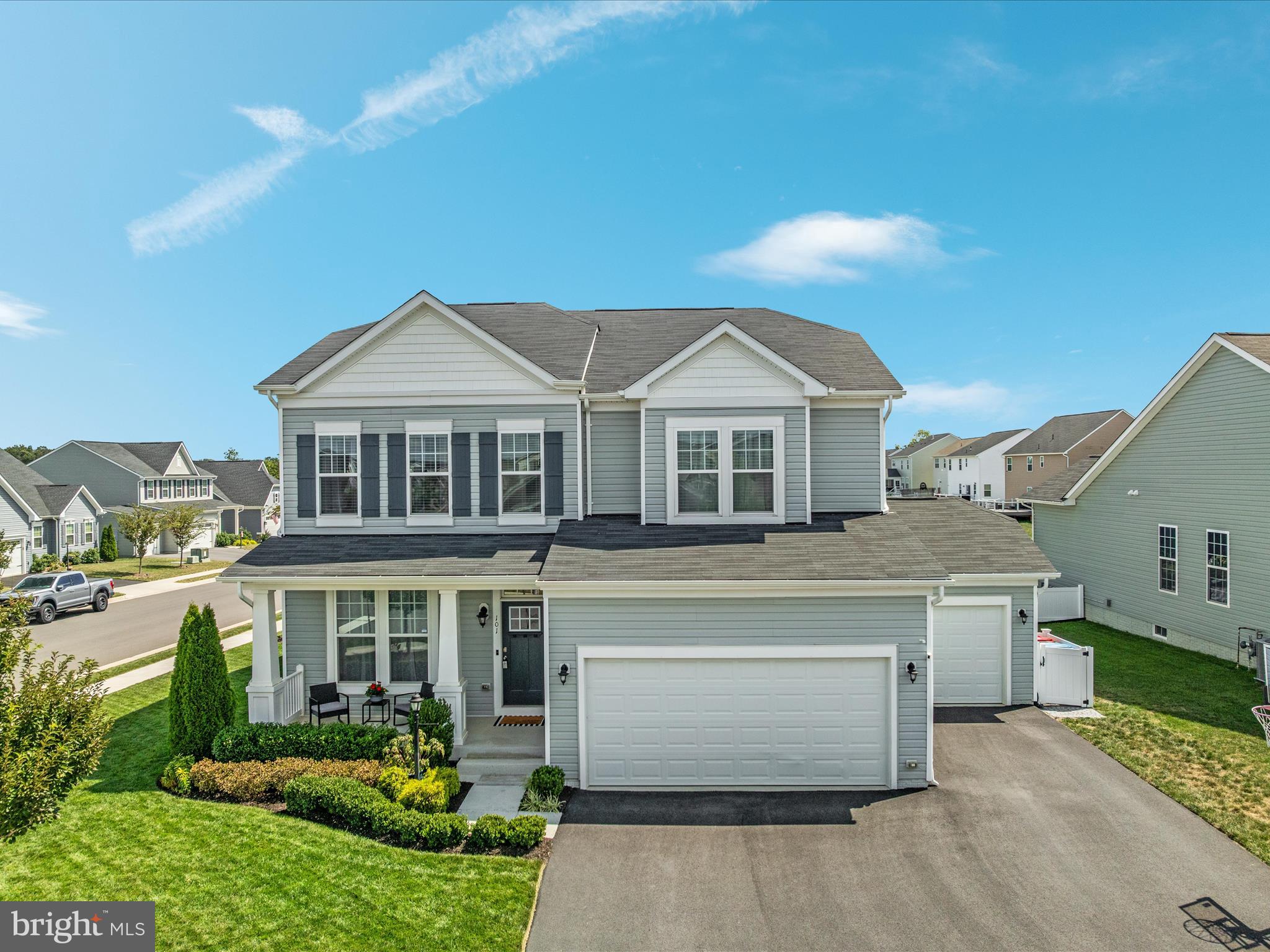 101 JEWEL BOX DR