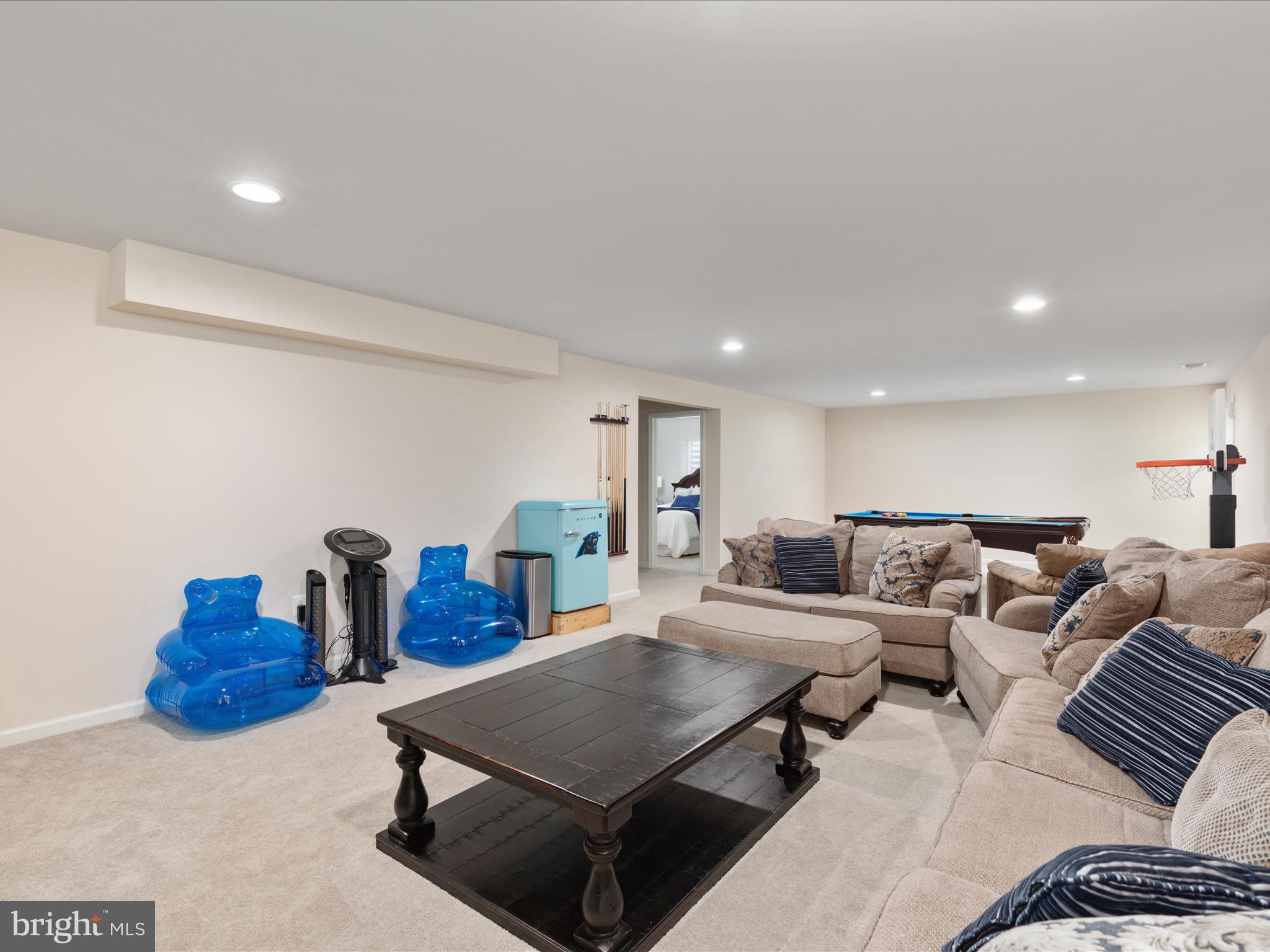 101 JEWEL BOX DR