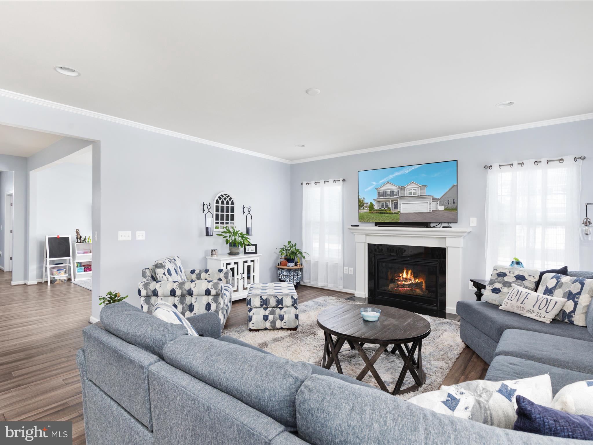 101 JEWEL BOX DR