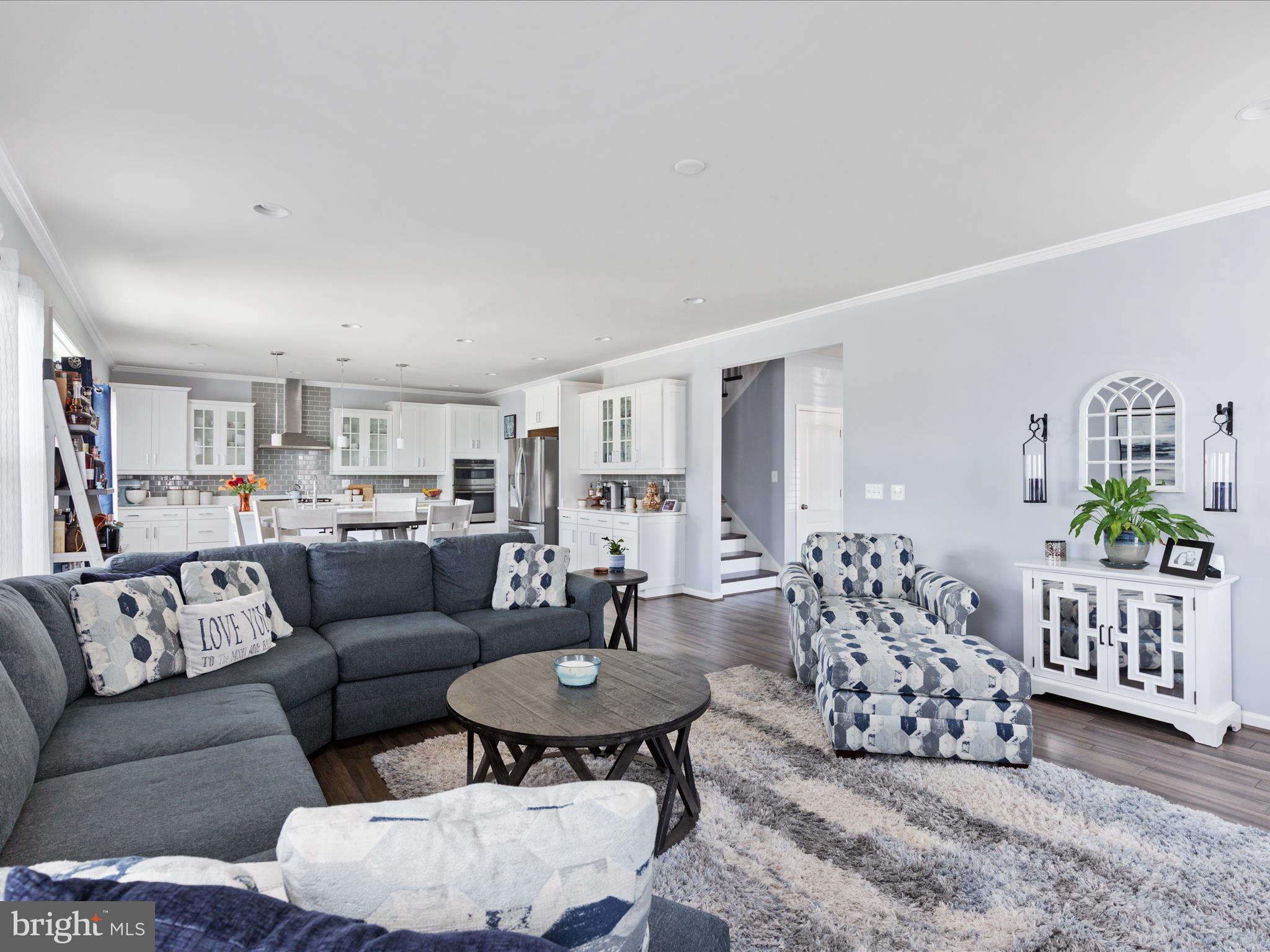 101 JEWEL BOX DR