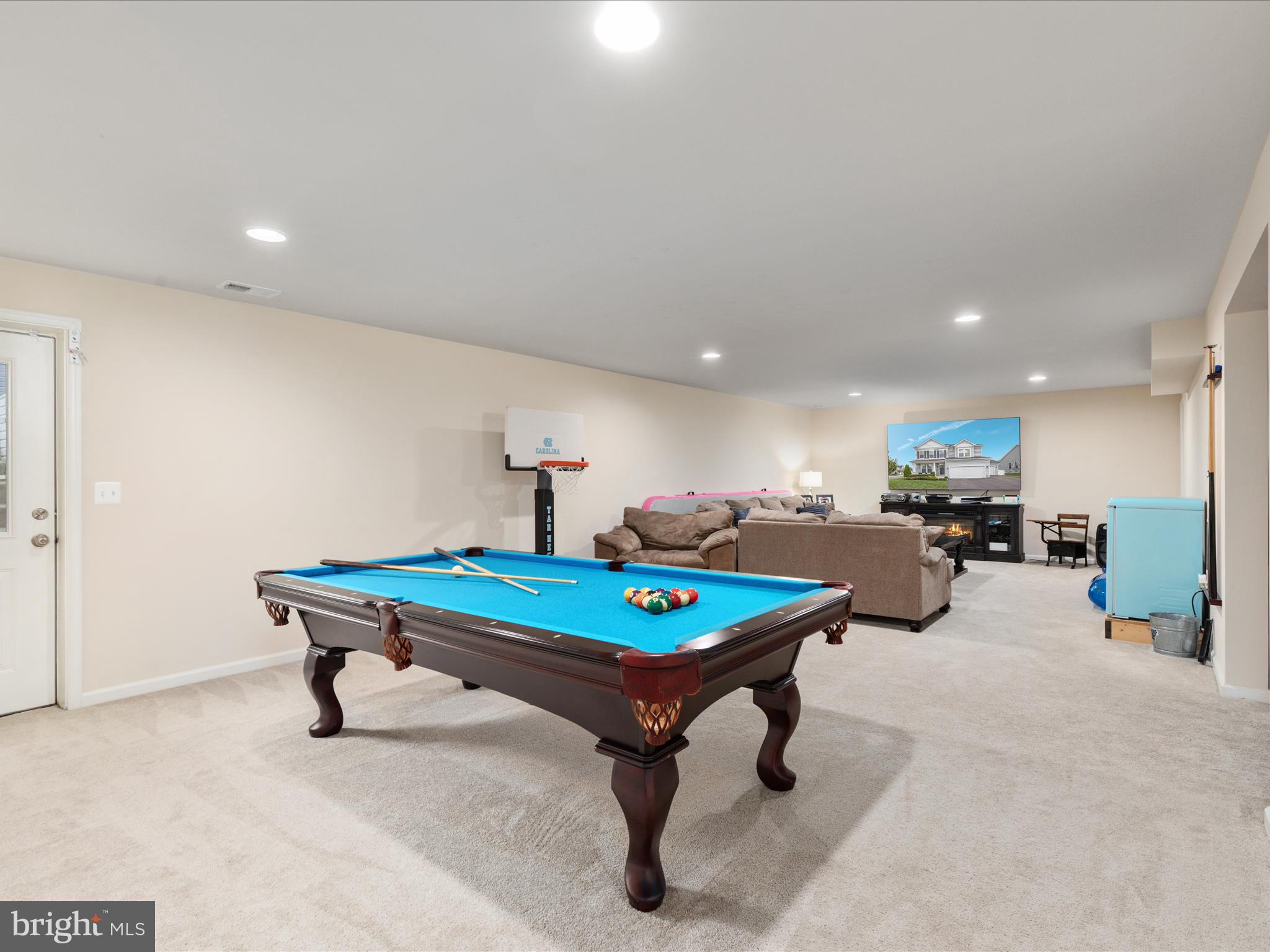 101 JEWEL BOX DR