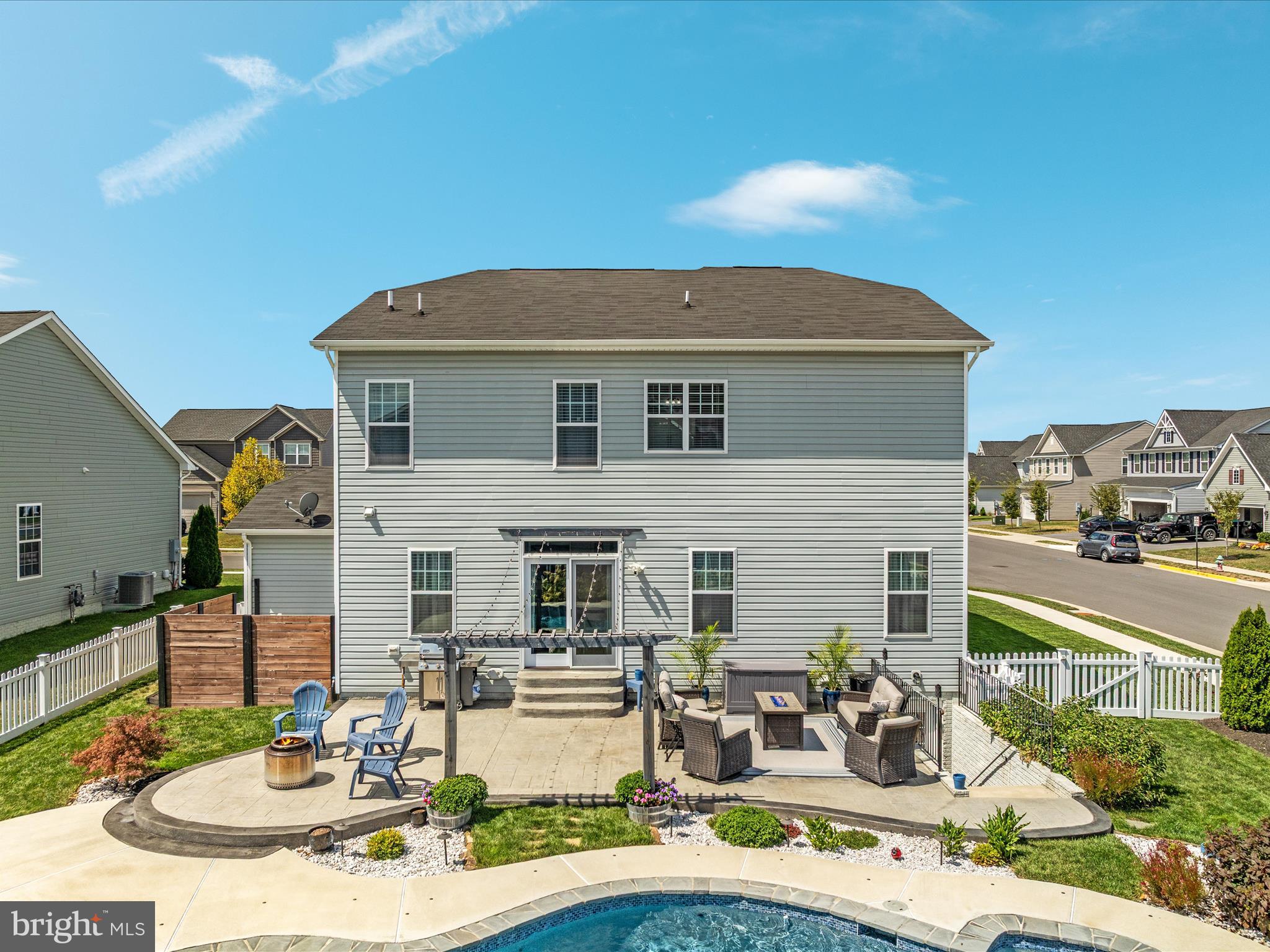 101 JEWEL BOX DR