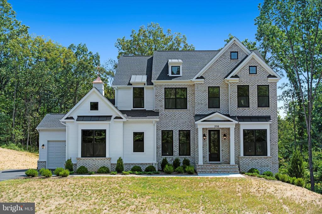 206 COVEY LANE