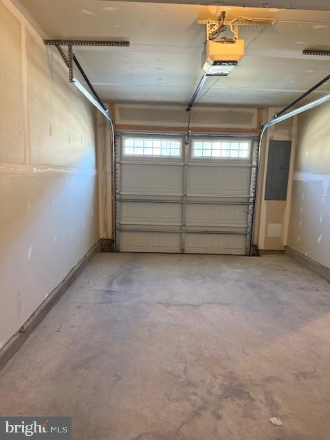 104 REIGN WAY