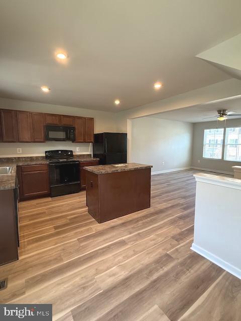 104 REIGN WAY