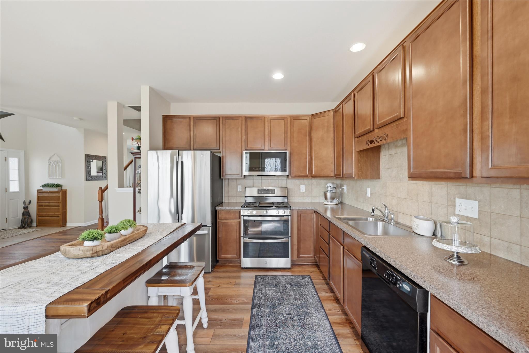 100 BOWLING GREEN CIRCLE