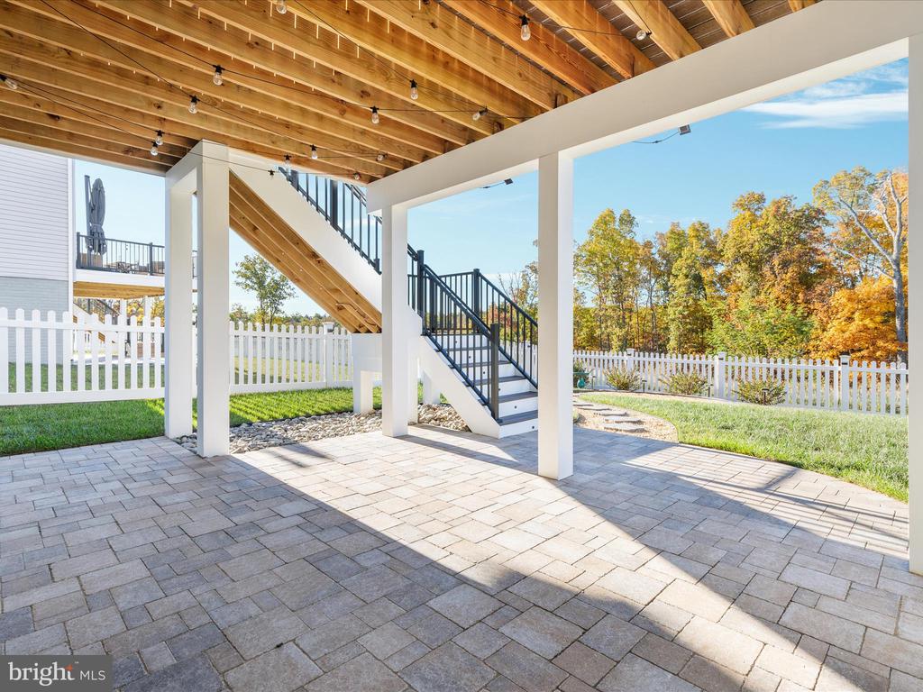 138 JEWEL BOX DRIVE
