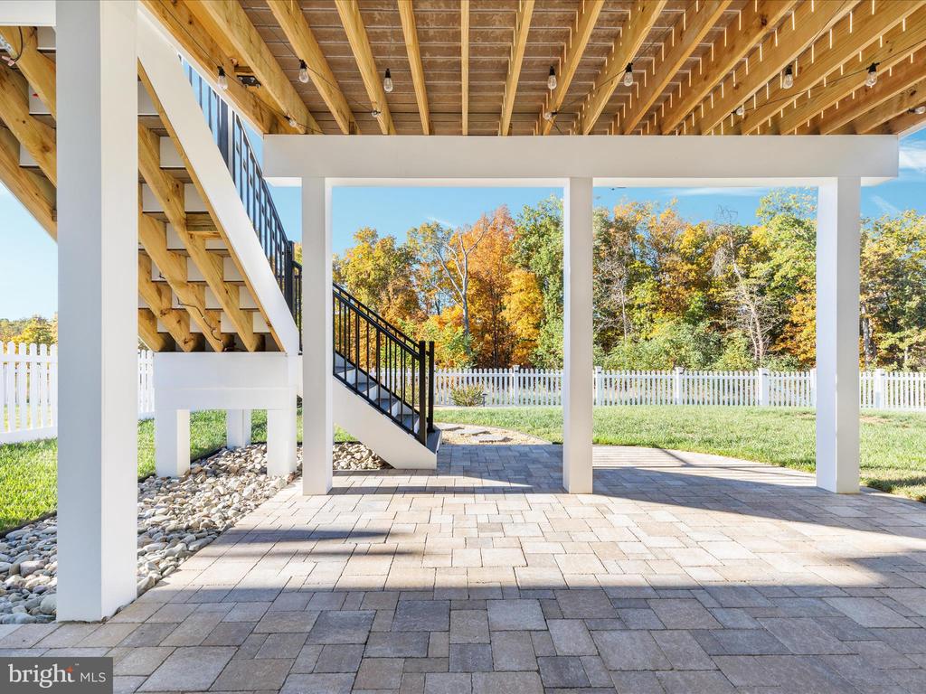 138 JEWEL BOX DRIVE