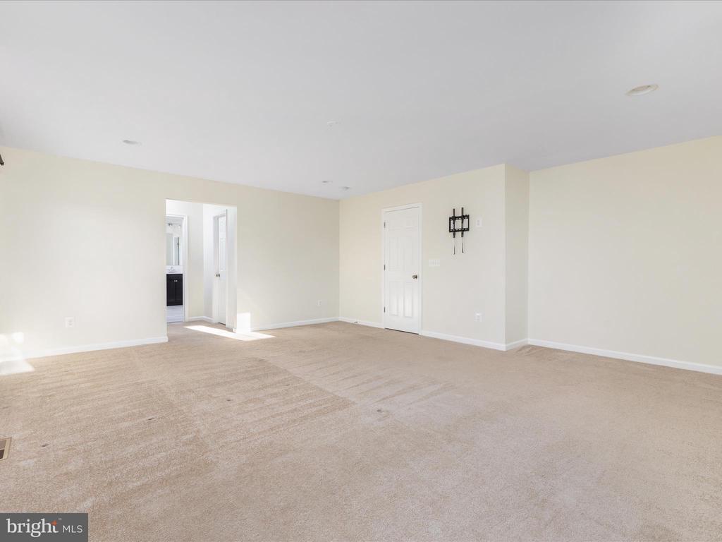 138 JEWEL BOX DRIVE