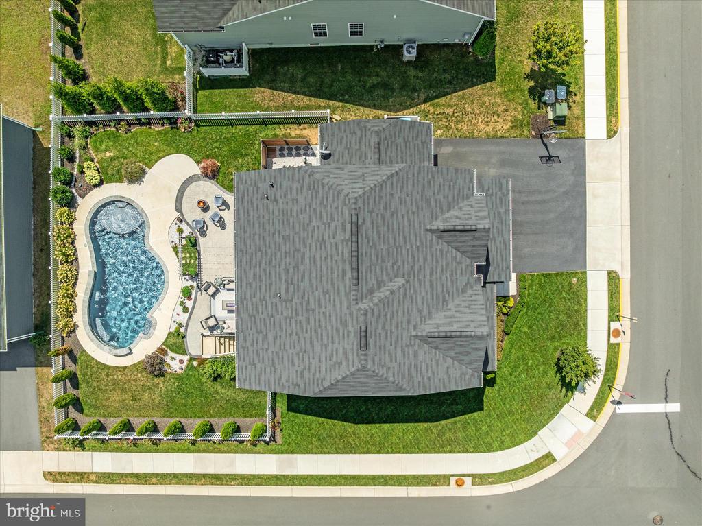 101 JEWEL BOX DRIVE