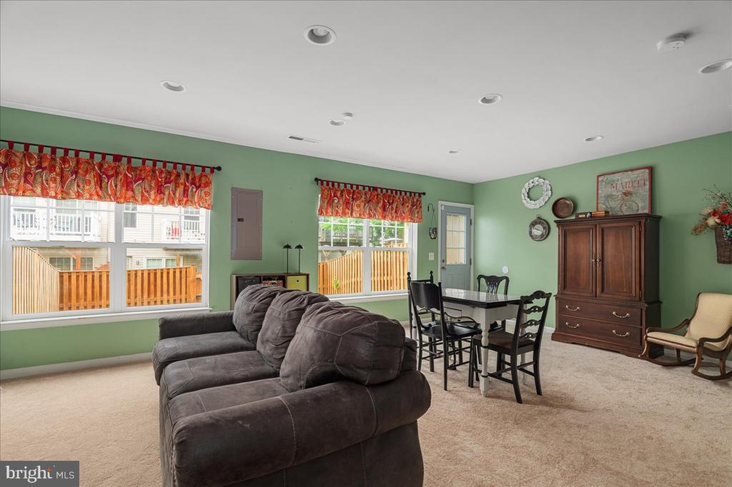 102 ROTUNDA DRIVE