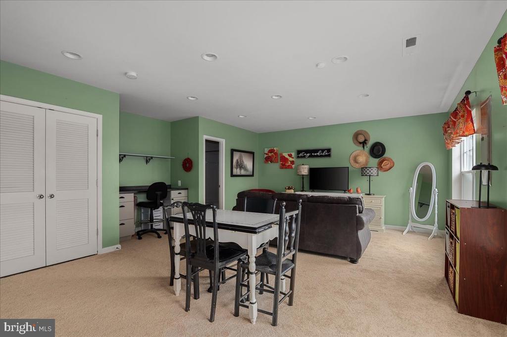 102 ROTUNDA DRIVE