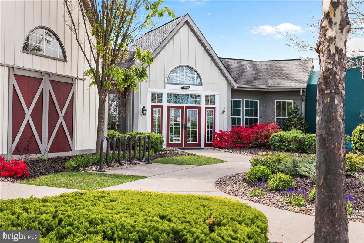102 ROTUNDA DRIVE