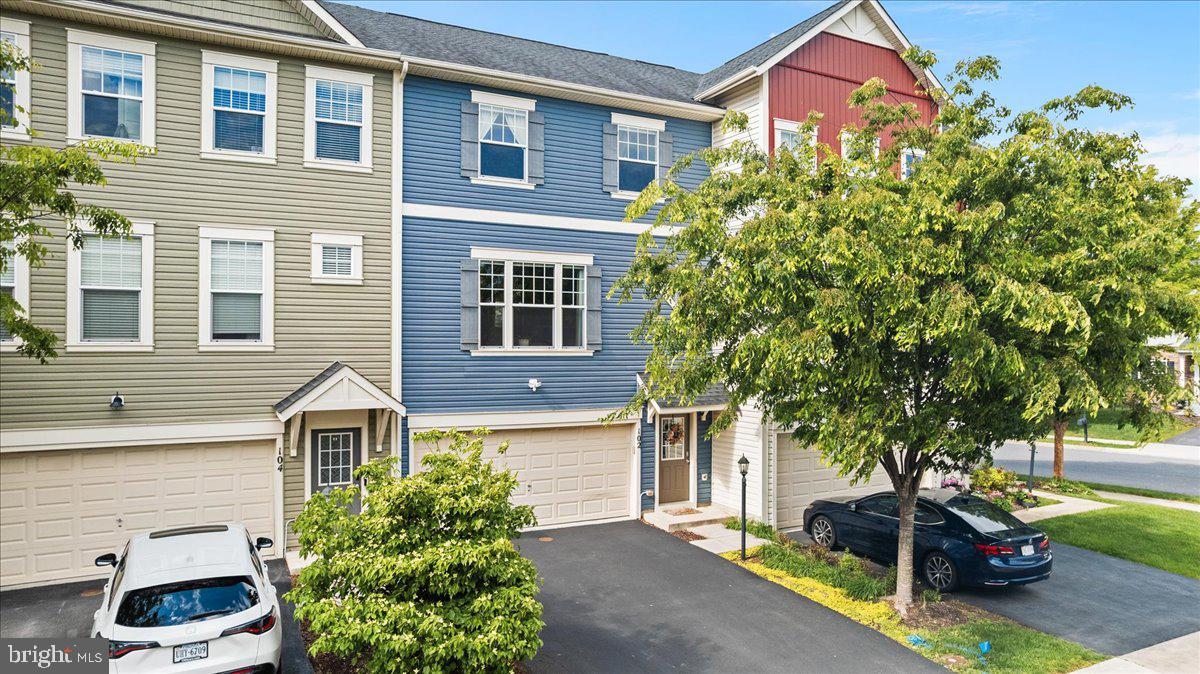 102 ROTUNDA DRIVE