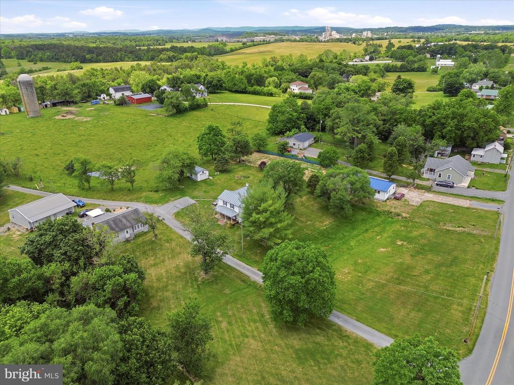 116 COUNTRY LANE