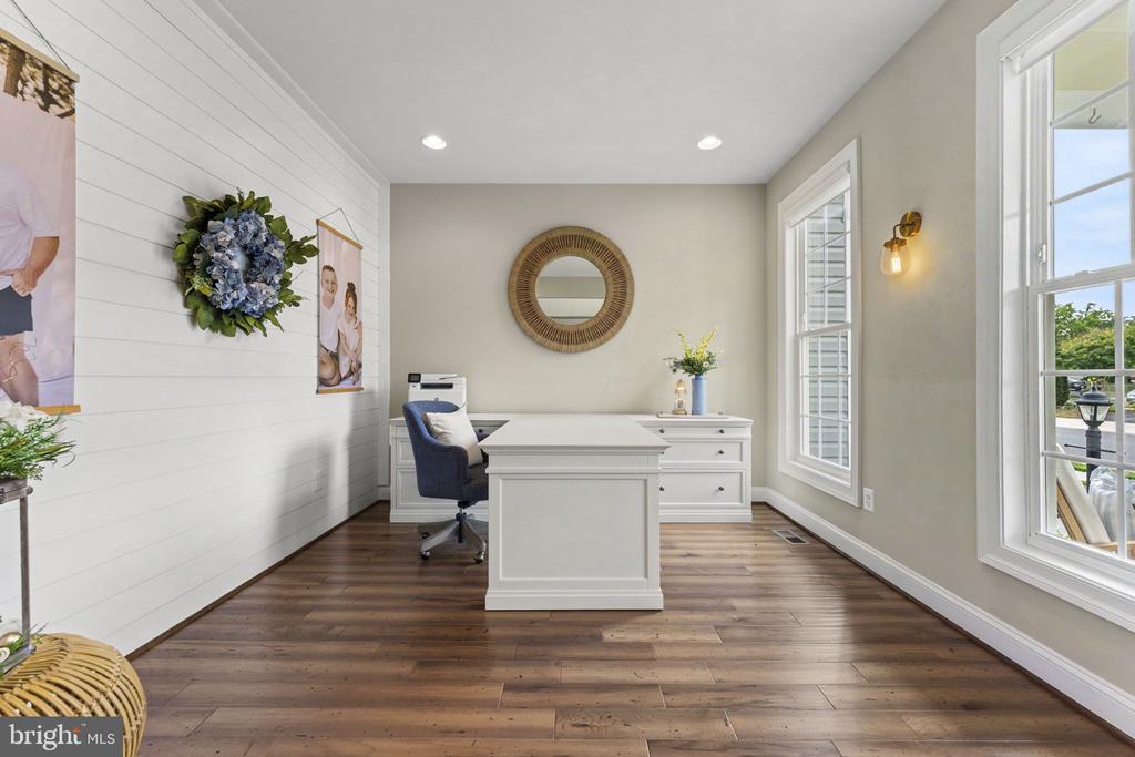 102 BLACKFORD DRIVE