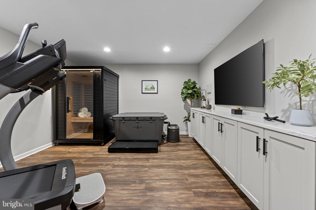 102 BLACKFORD DRIVE