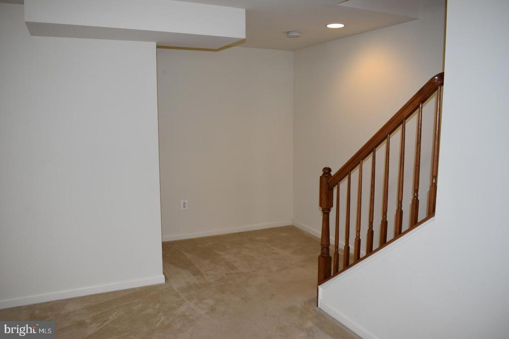 233 MORLYN DRIVE