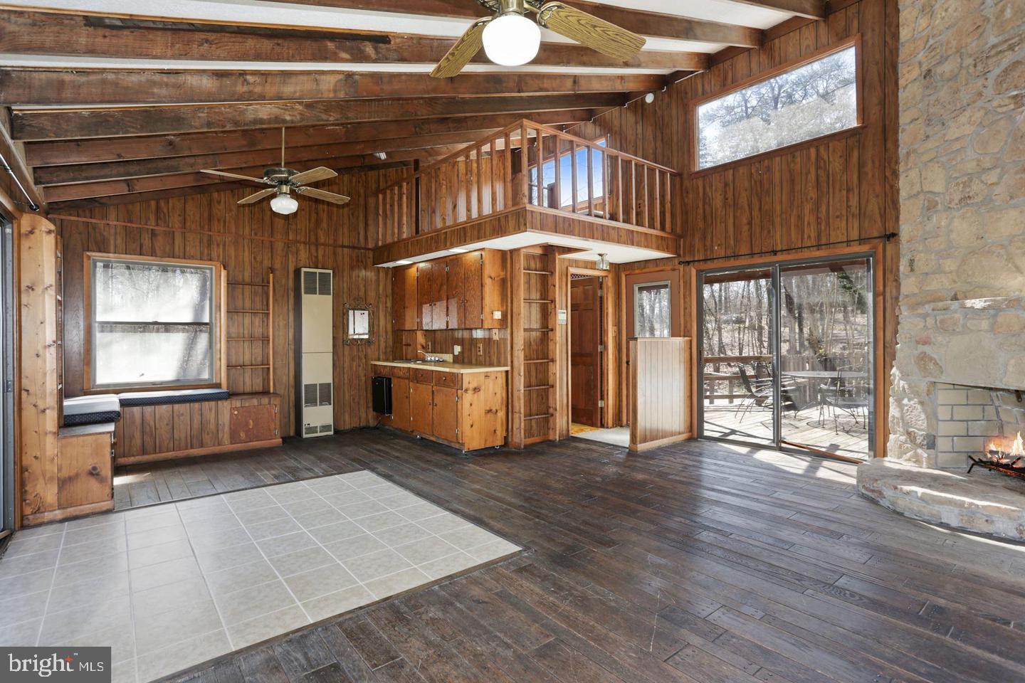 274 THREE OAKS DRIVE