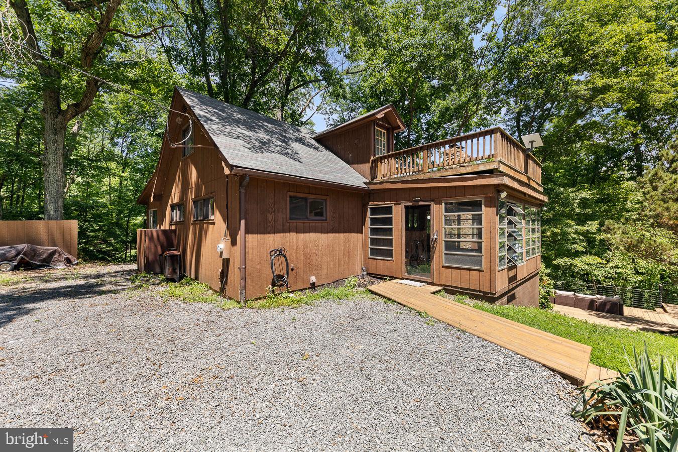 274 THREE OAKS DRIVE