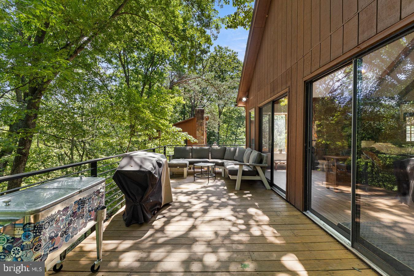 274 THREE OAKS DRIVE
