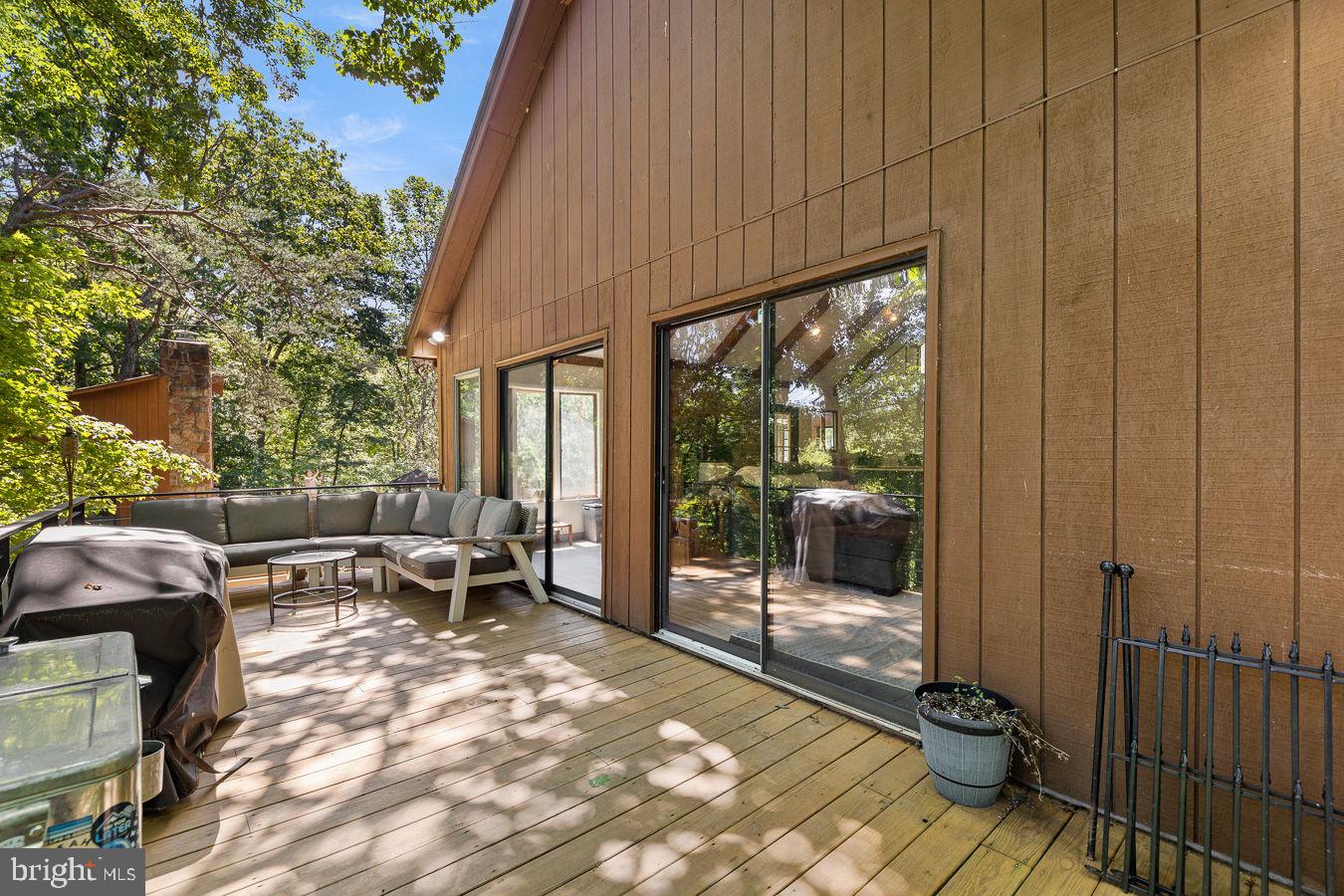 274 THREE OAKS DRIVE