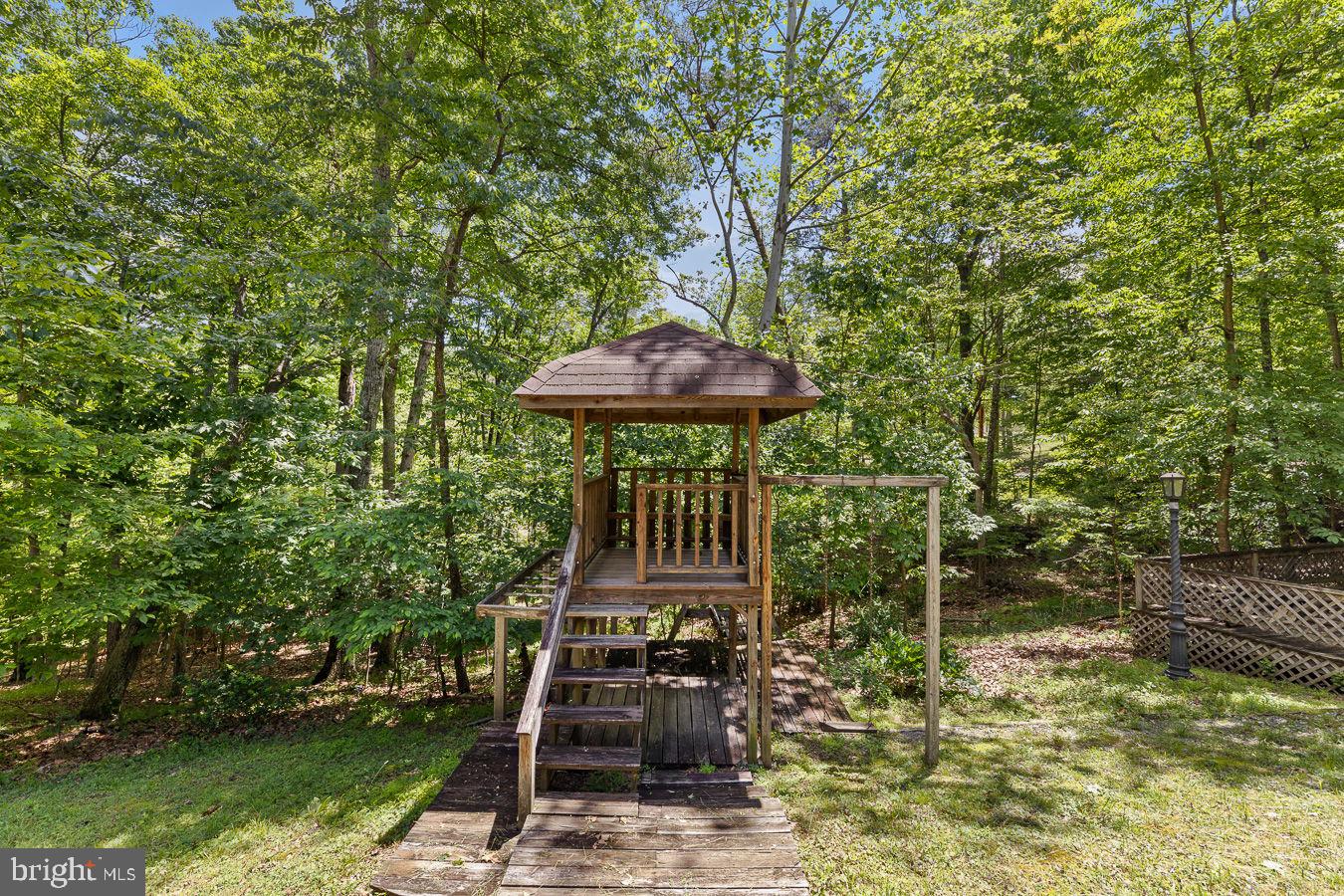 274 THREE OAKS DRIVE