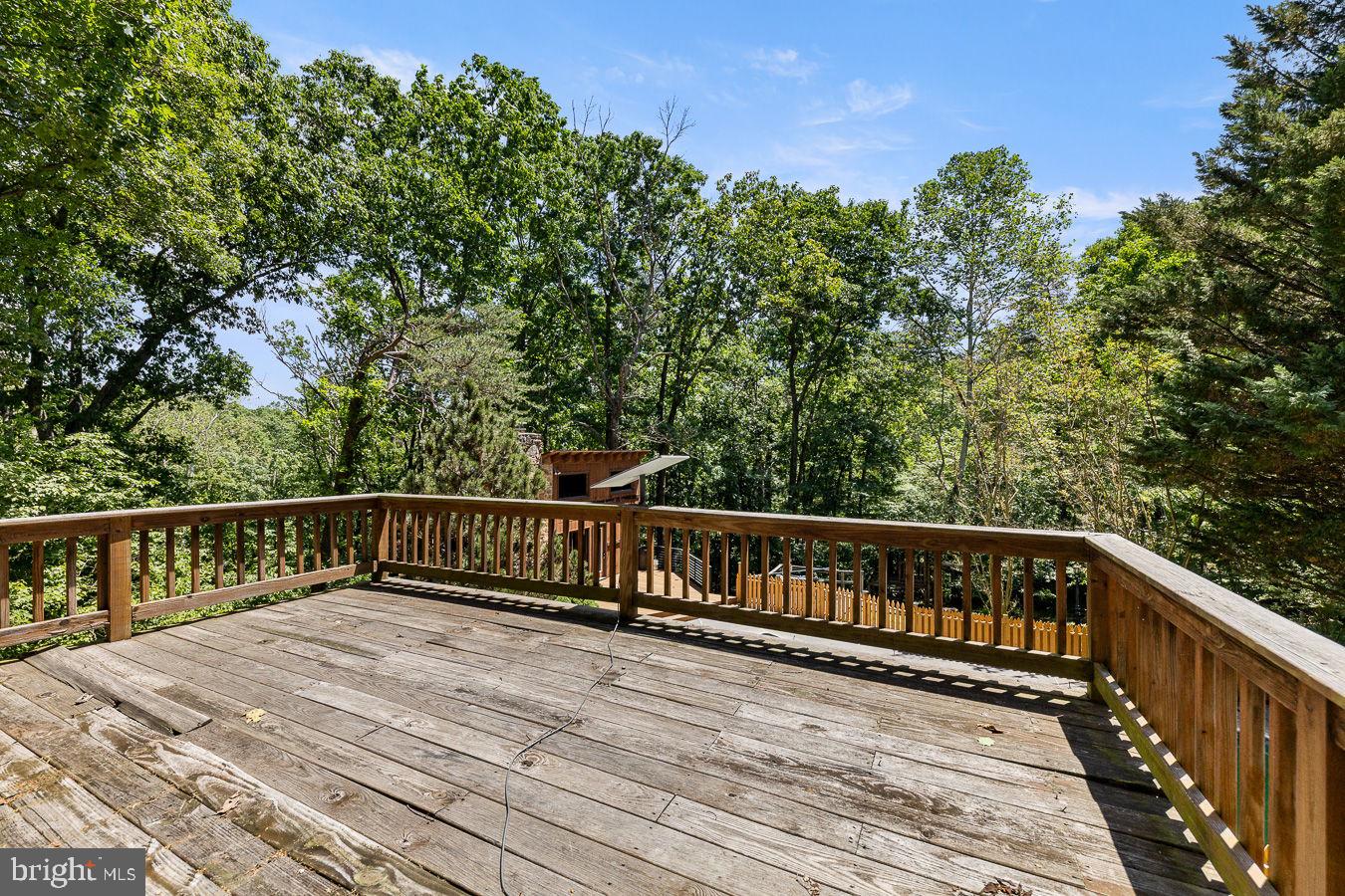 274 THREE OAKS DRIVE