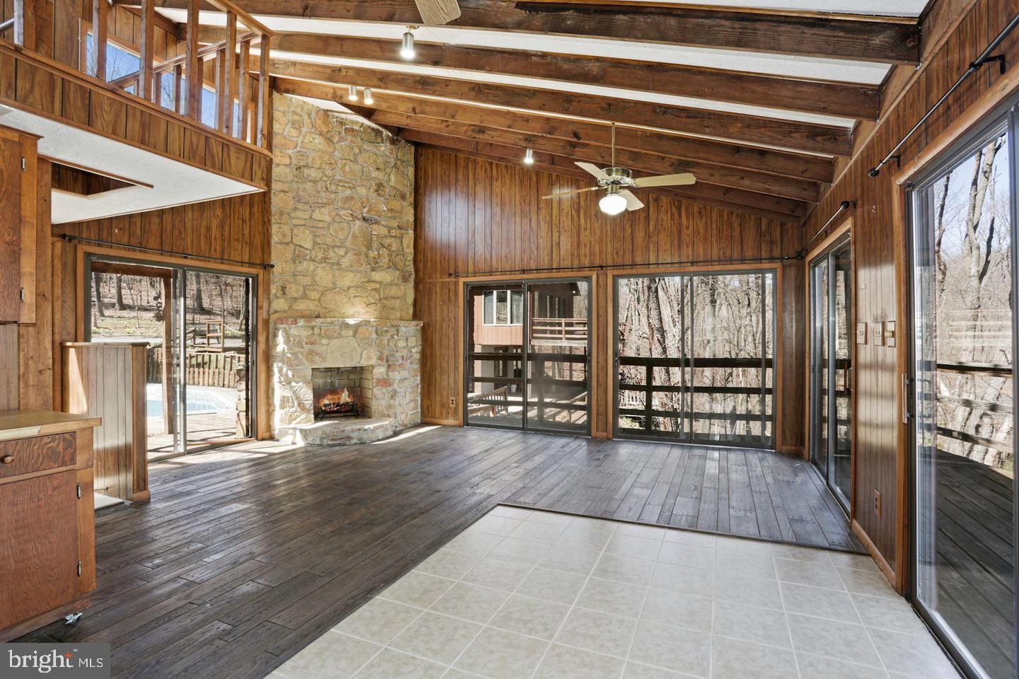 274 THREE OAKS DRIVE