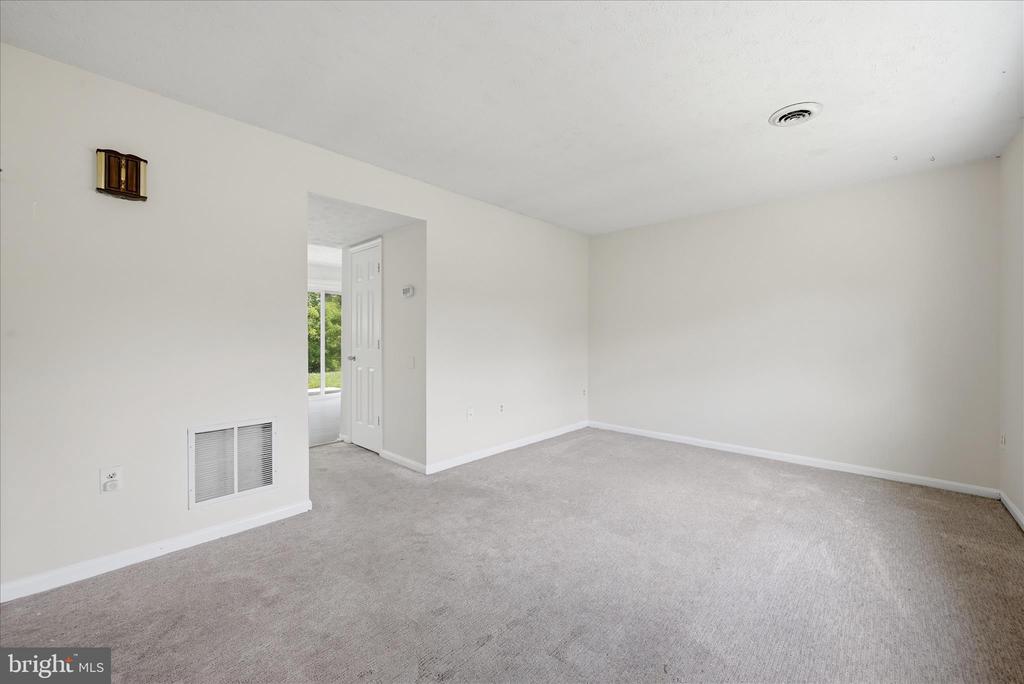304 ASH HOLLOW DRIVE