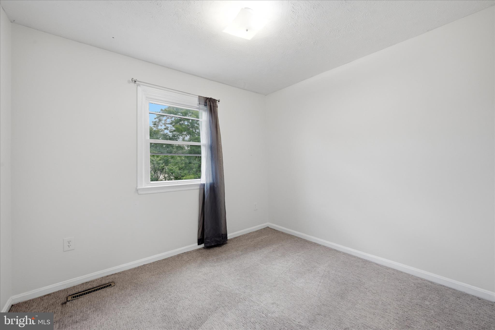 304 ASH HOLLOW DRIVE